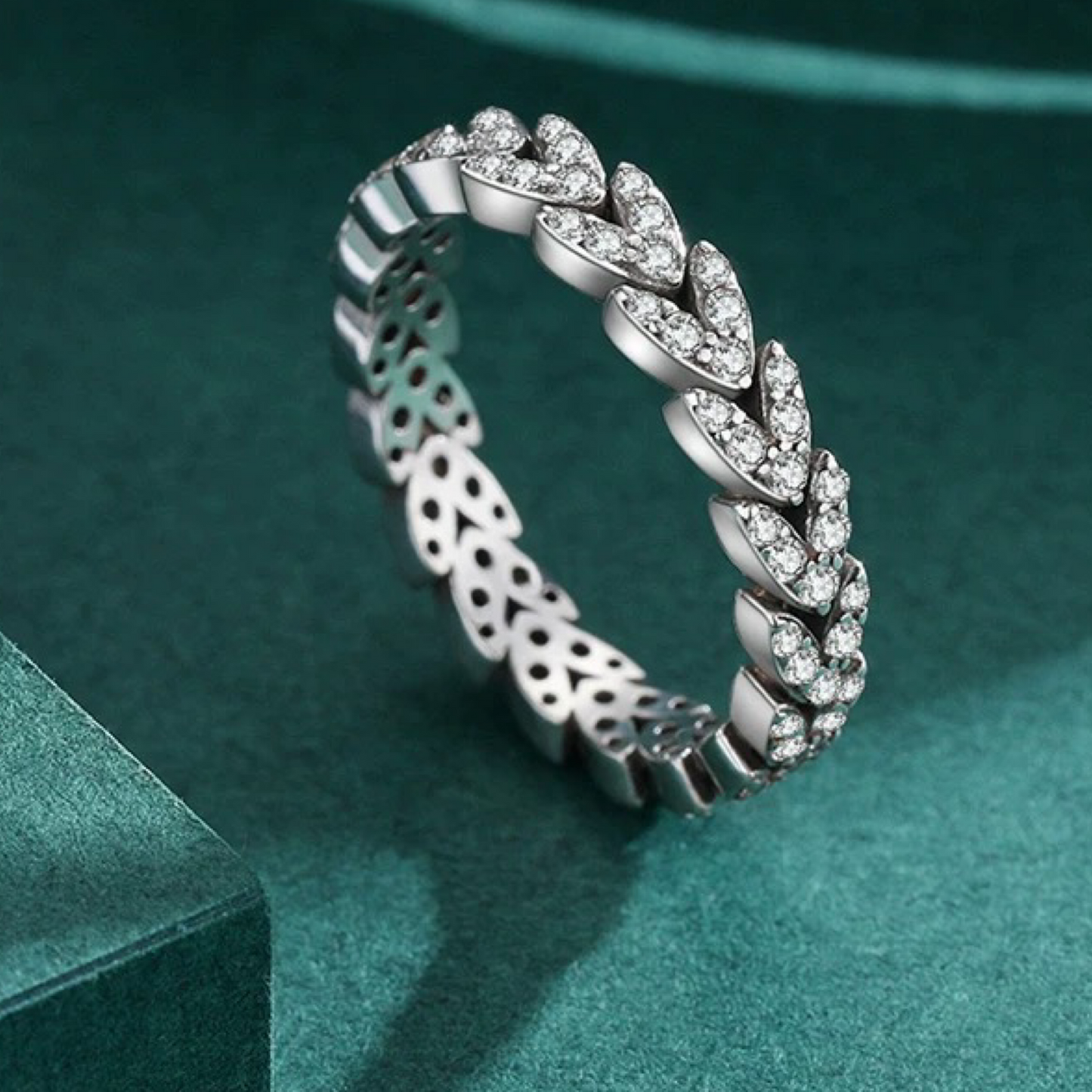 Korean-Japanese Style S925 Sterling Silver Leaf Ring – Diamond-Accented Minimalist Elegant Women’s Jewelry